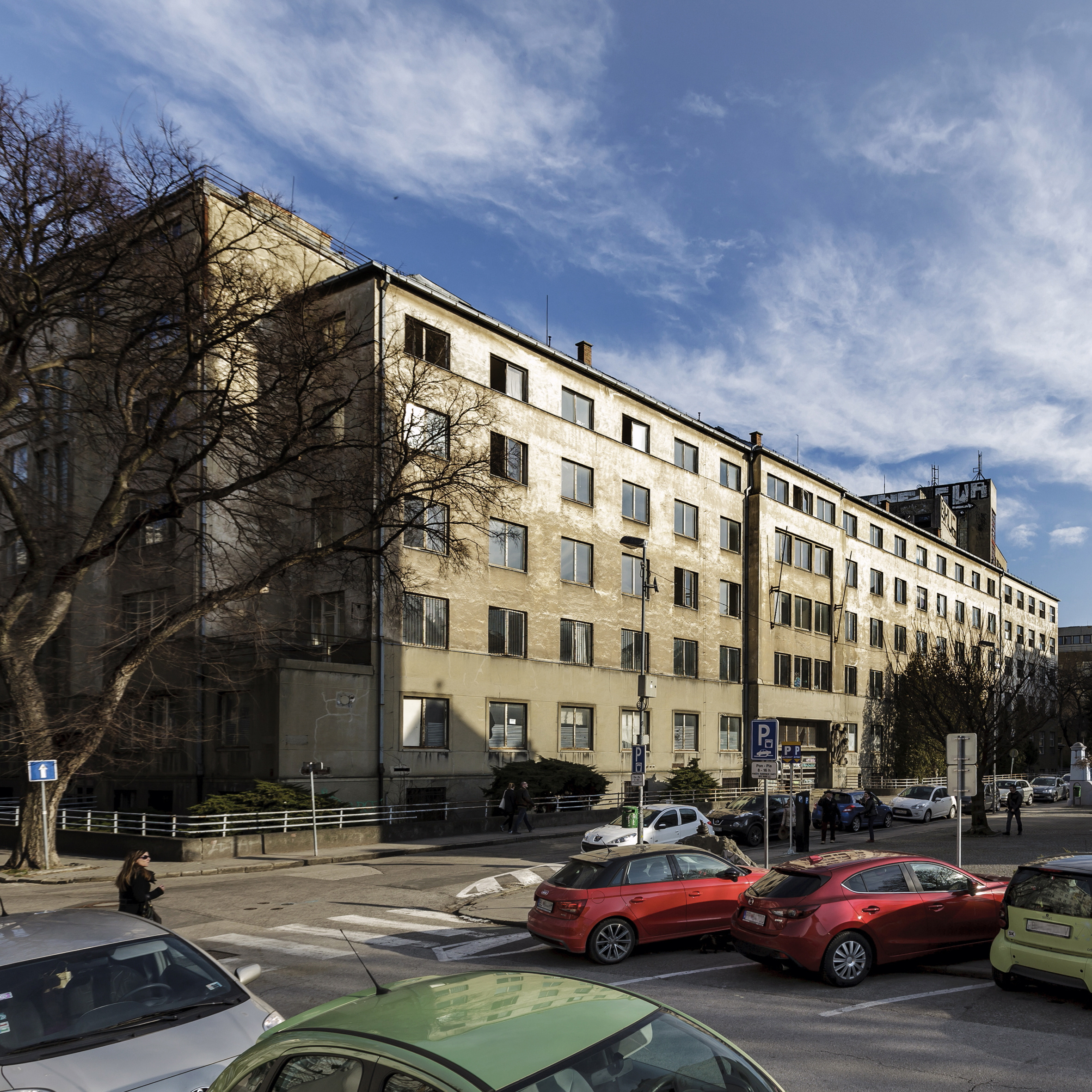Bývalá nemocnica s poliklinikou, Bezručova 3 (2016)
