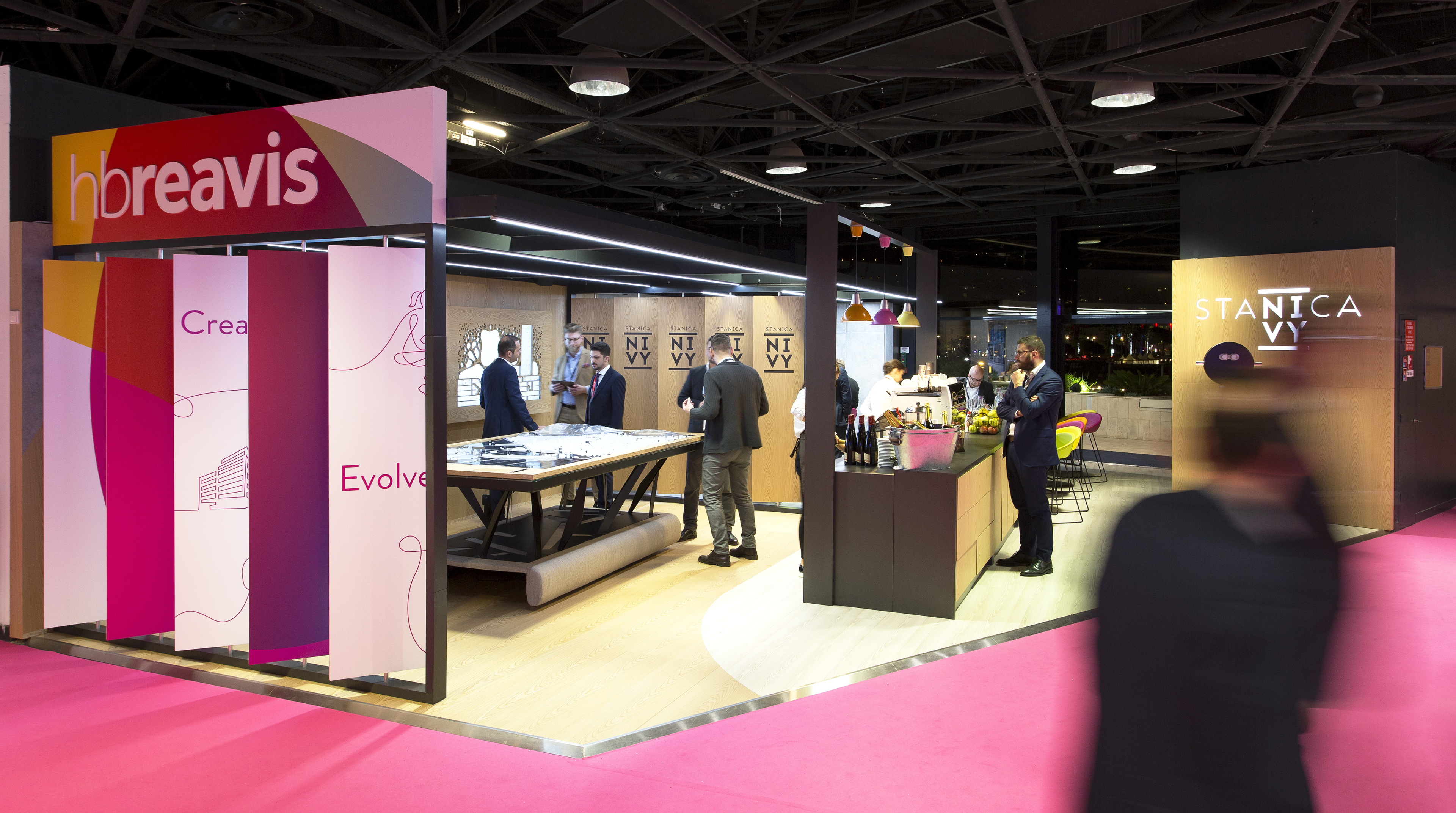 Výstavy a expozície